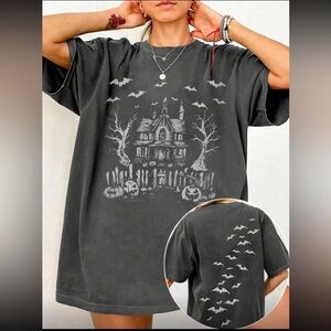 SHEINCurve+ Charcoal Haunted House Bat Print Tee